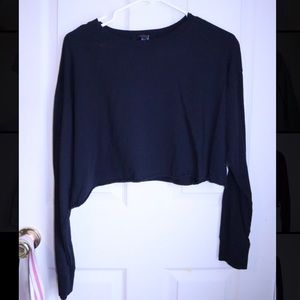 Black long sleeve crop top